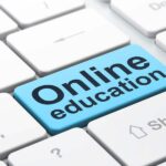 Lifelong Learning in the Digital Age: Navigating Online Resources and MOOCs